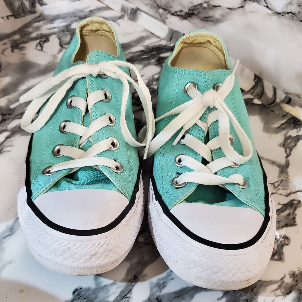 ❤️‍🩹 Converse low top sneakers